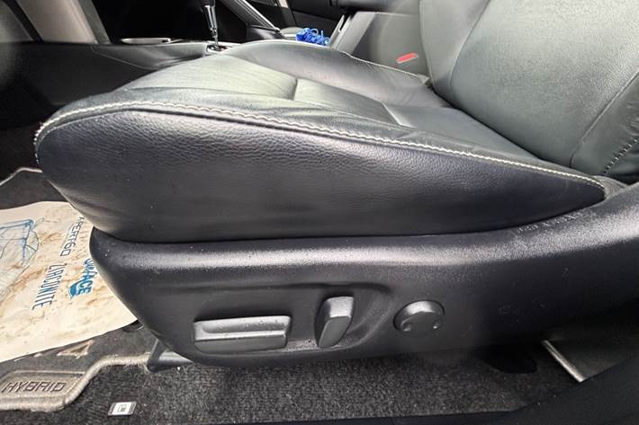 Grå Toyota RAV4 fra 2018