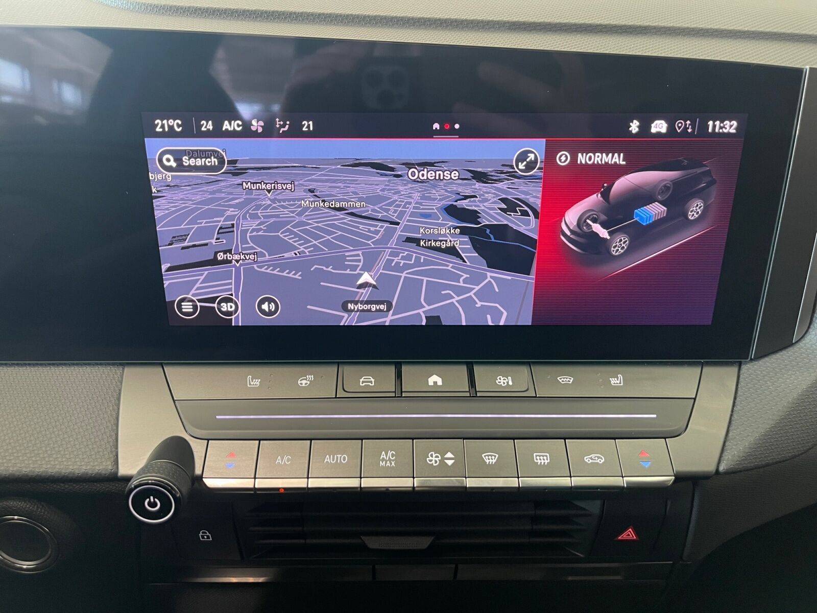 Grå Opel Astra-e fra 2024