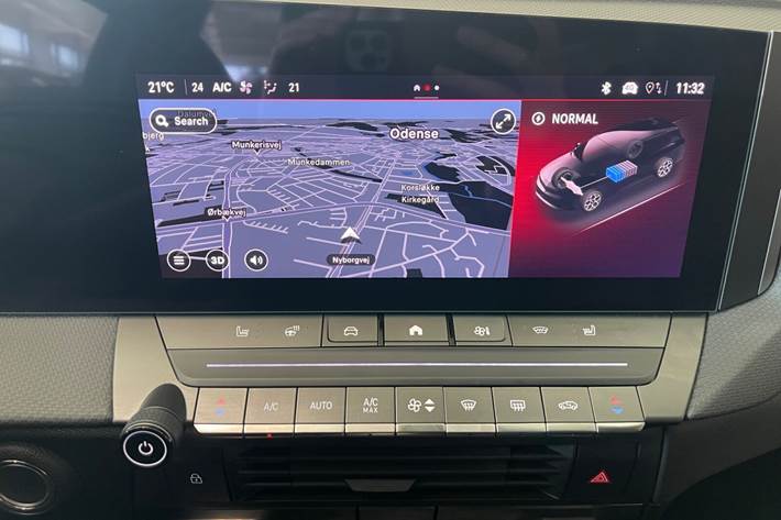 Grå Opel Astra-e fra 2024