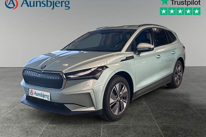 Grøn Skoda Enyaq fra 2022 set udefra