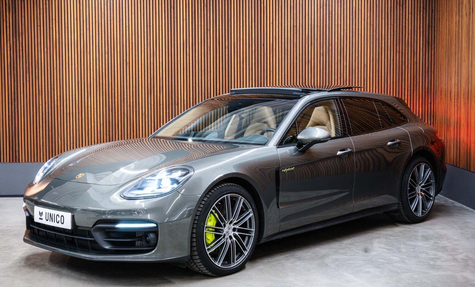 Porsche Panamera 4