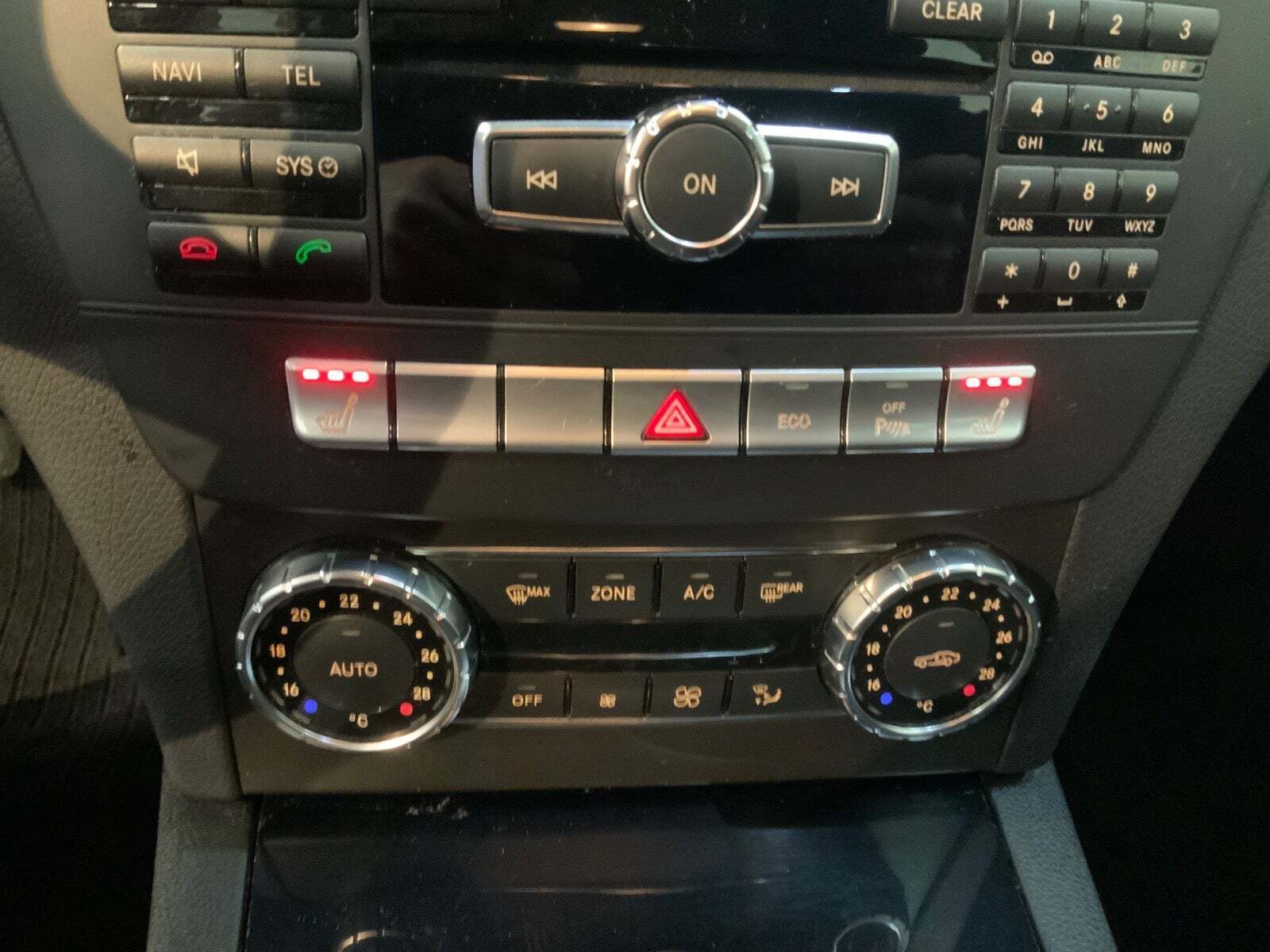 Grå Mercedes C180 fra 2012