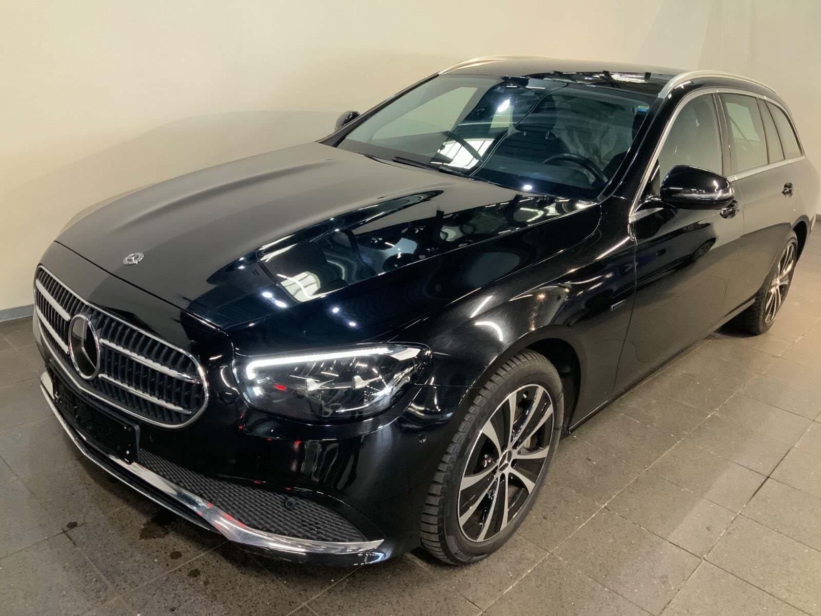 Mercedes E300 de 2,0 Avantgarde stc. aut. 4Matic