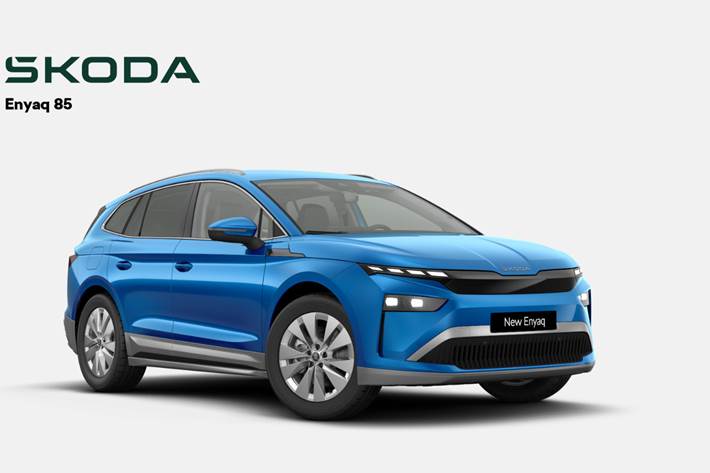 Blå Skoda Enyaq fra 2026 set udefra
