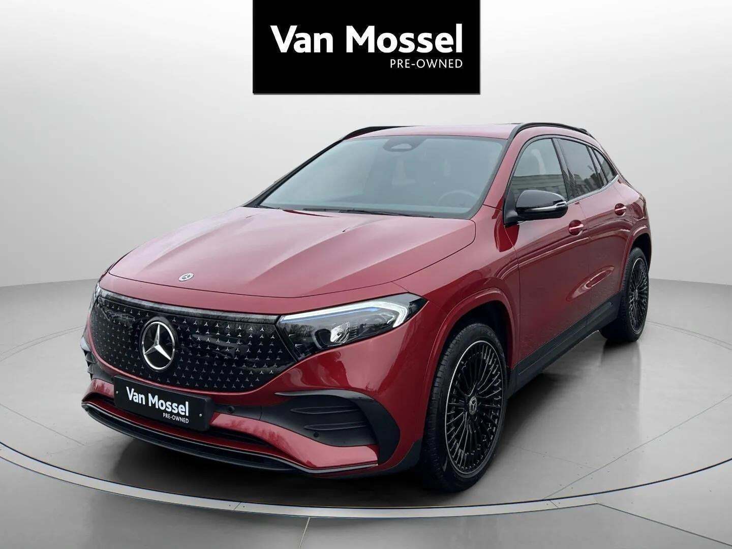 Rød Mercedes EQA250+ fra 2025
