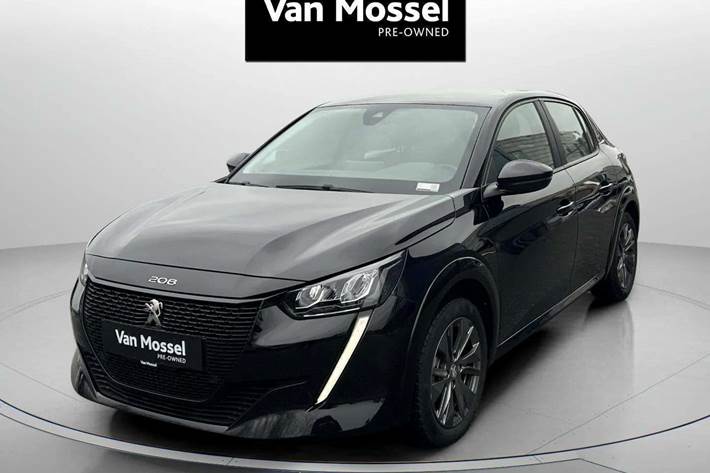 Sort Peugeot e-208 fra 2023 set udefra
