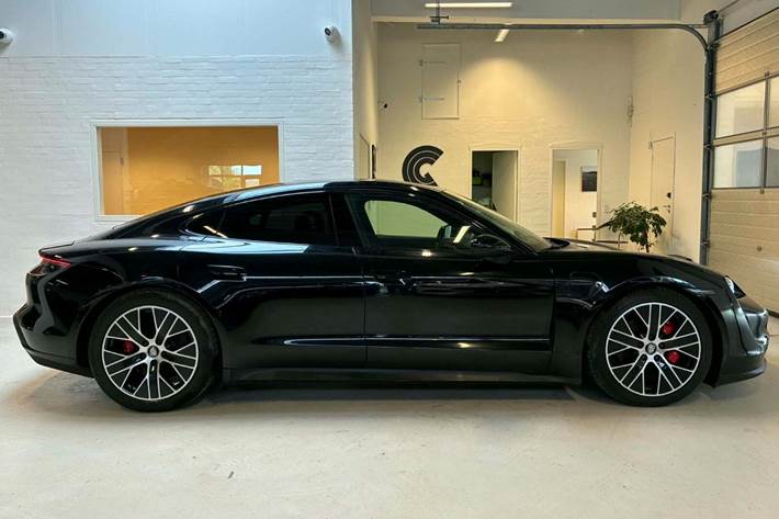 Sort Porsche Taycan 4S fra 2020