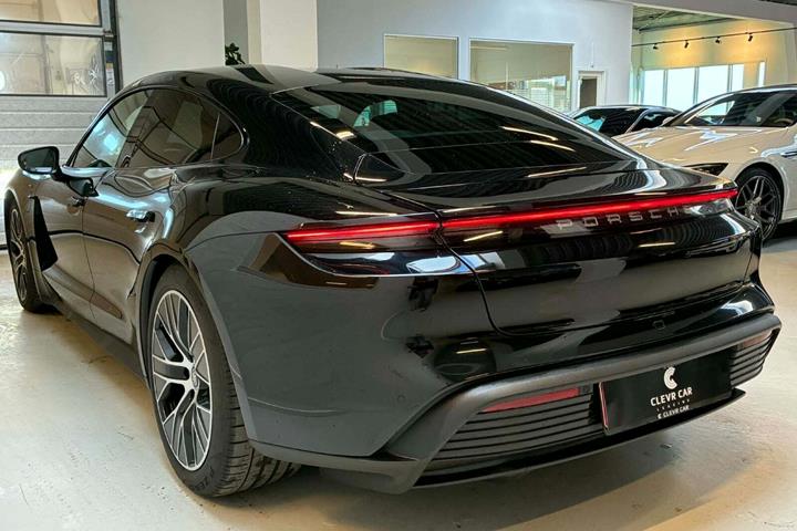 Sort Porsche Taycan 4S fra 2020
