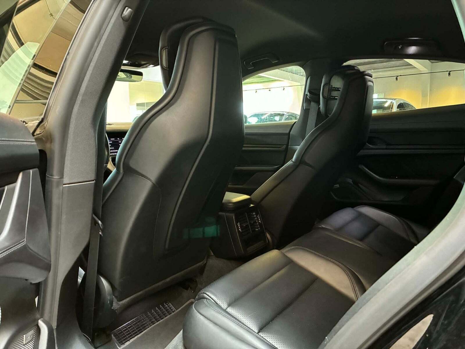 Sort Porsche Taycan 4S fra 2020