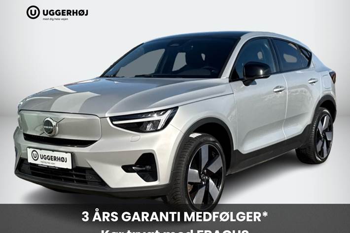 Sølv Volvo C40 fra 2023 set udefra