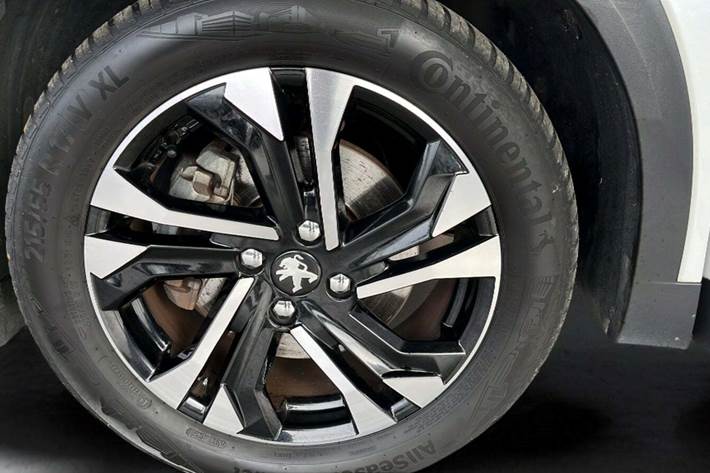 Hvid Peugeot e-2008 fra 2020