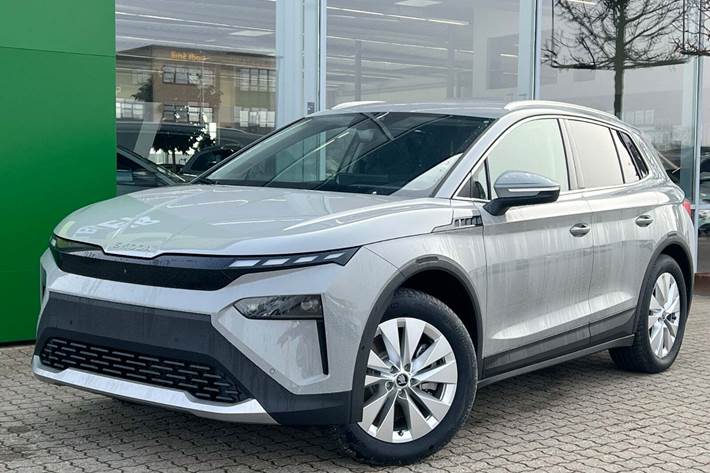 Grå Skoda Elroq fra 2026 set udefra