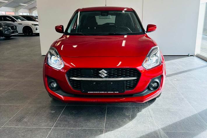 Rød Suzuki Swift fra 2020