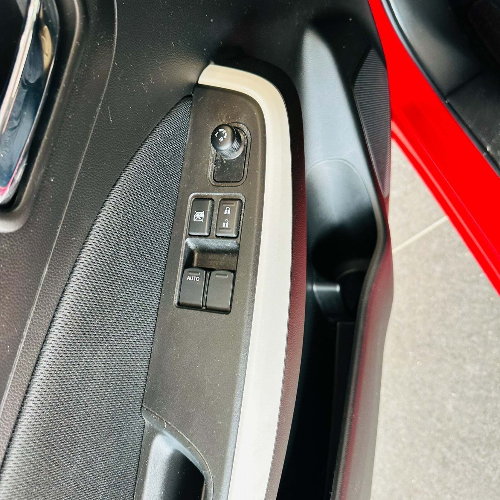 Rød Suzuki Swift fra 2020
