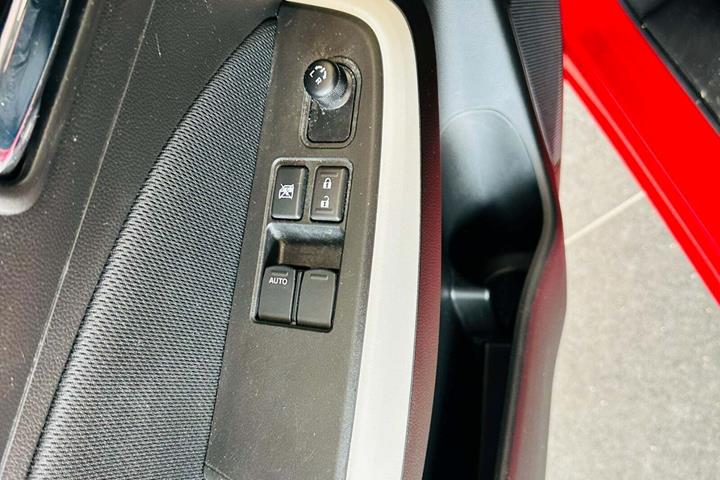 Rød Suzuki Swift fra 2020