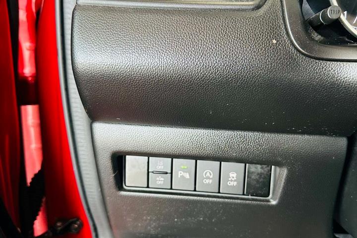 Rød Suzuki Swift fra 2020