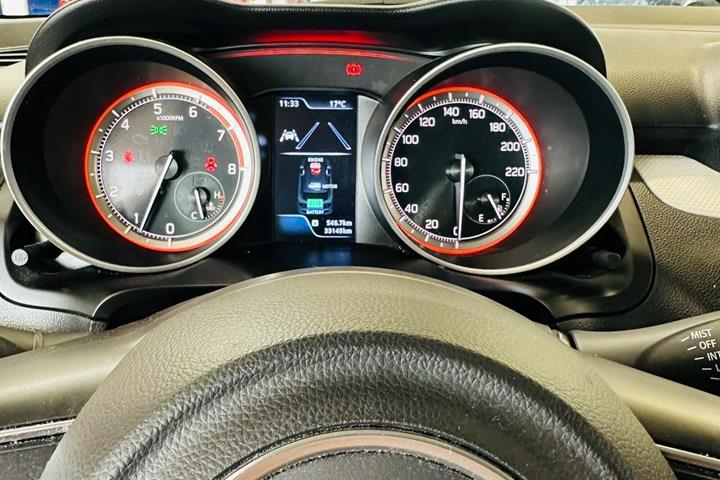 Rød Suzuki Swift fra 2020