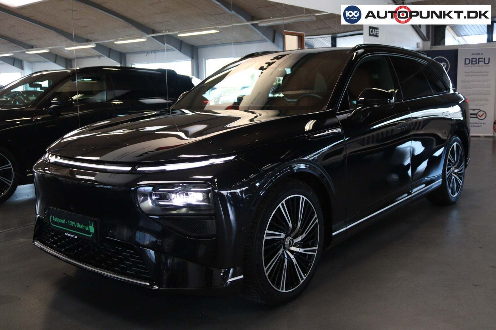 Sort Xpeng G9 fra 2024