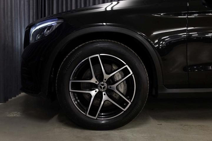 Sort Mercedes GLC220 d fra 2019