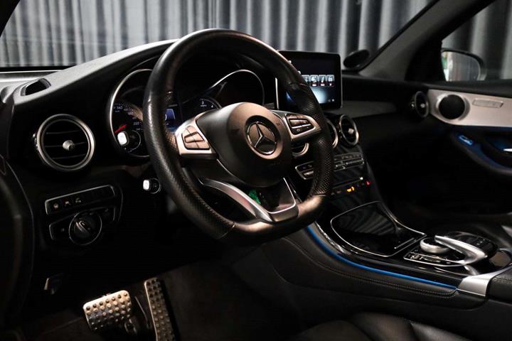 Sort Mercedes GLC220 d fra 2019