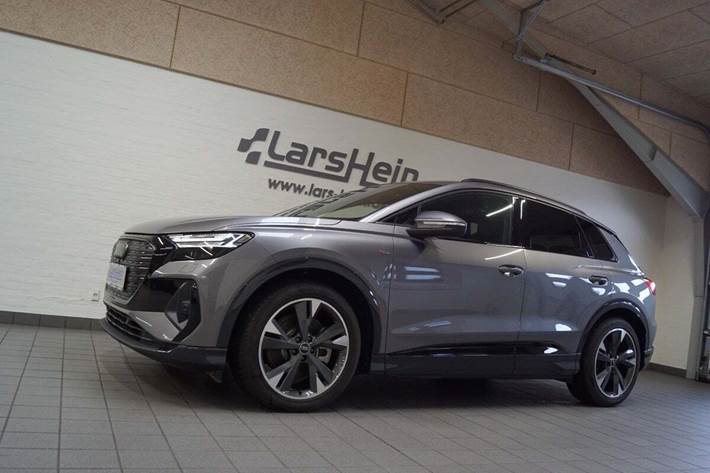 Grå Audi Q4 e-tron fra 2024