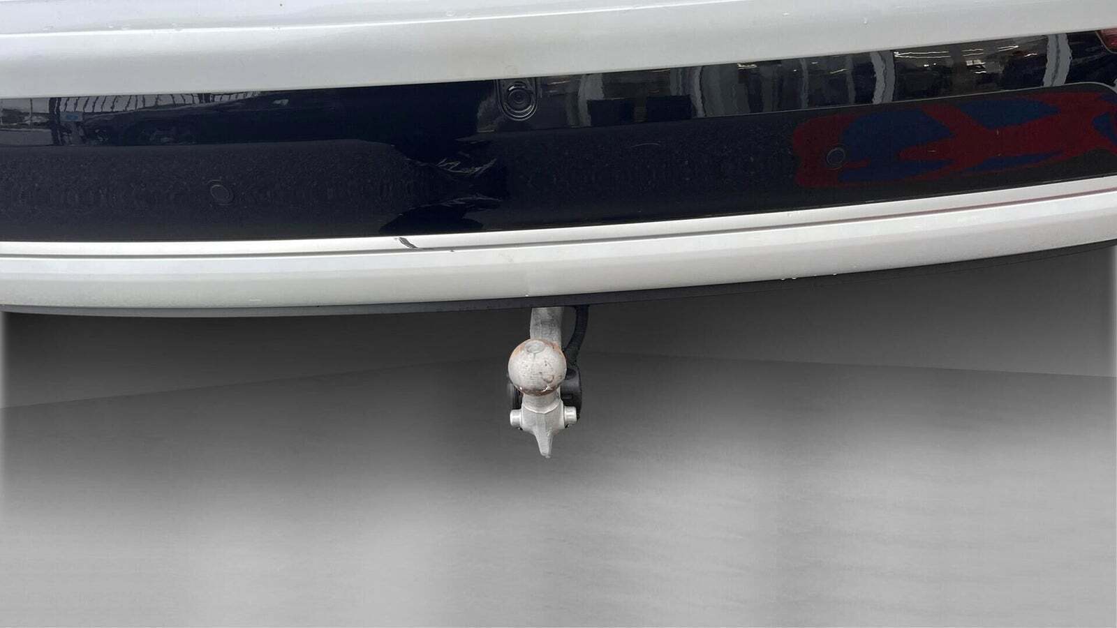 Hvid Xpeng G9 fra 2023