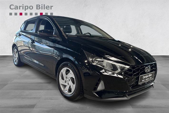 Sort Hyundai i20 fra 2020 set udefra