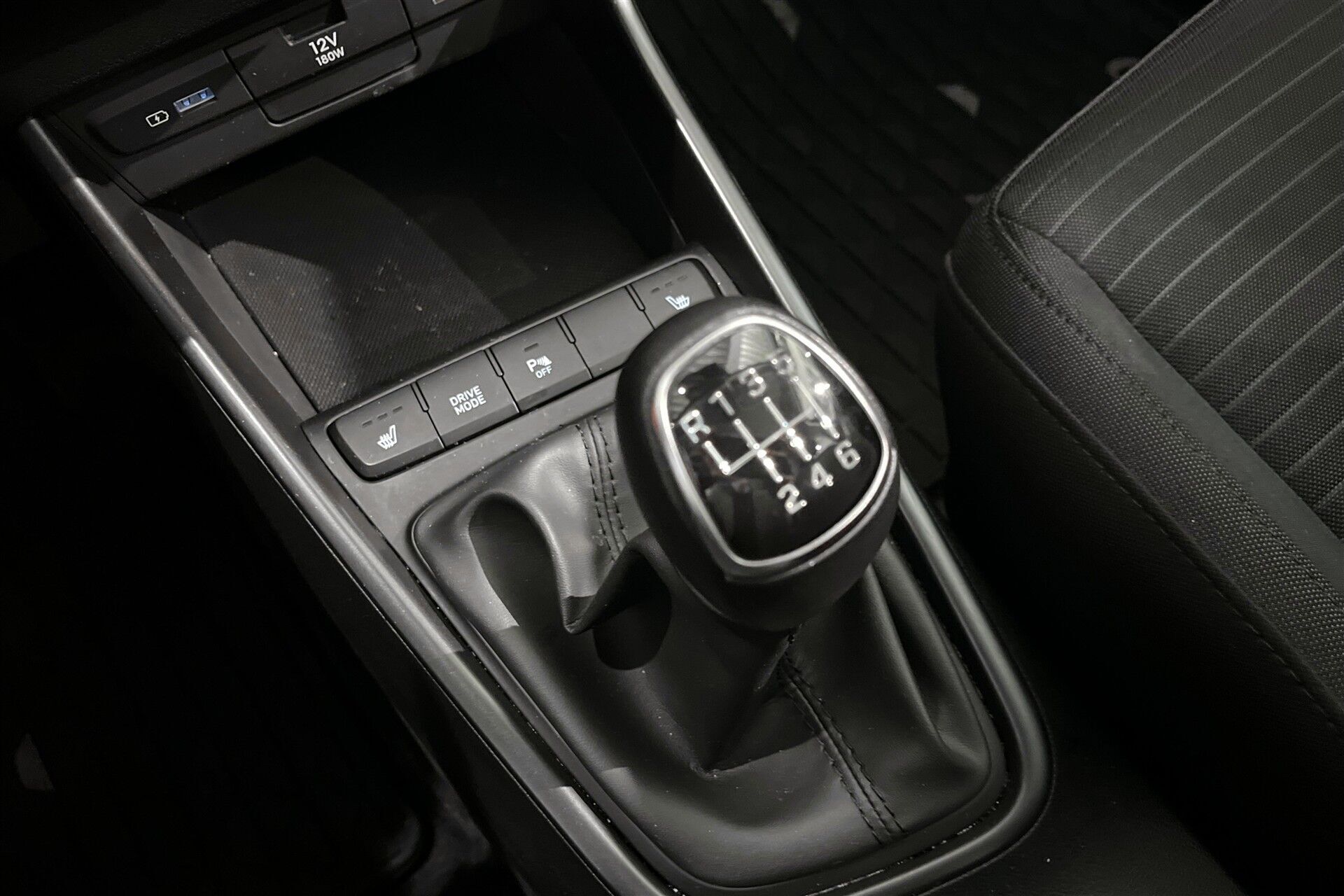 Sort Hyundai i20 fra 2020