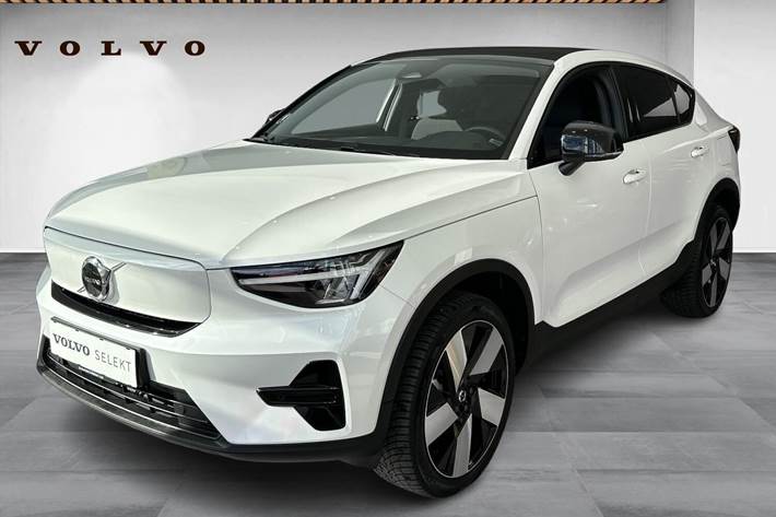 Hvid Volvo C40 fra 2024 set udefra