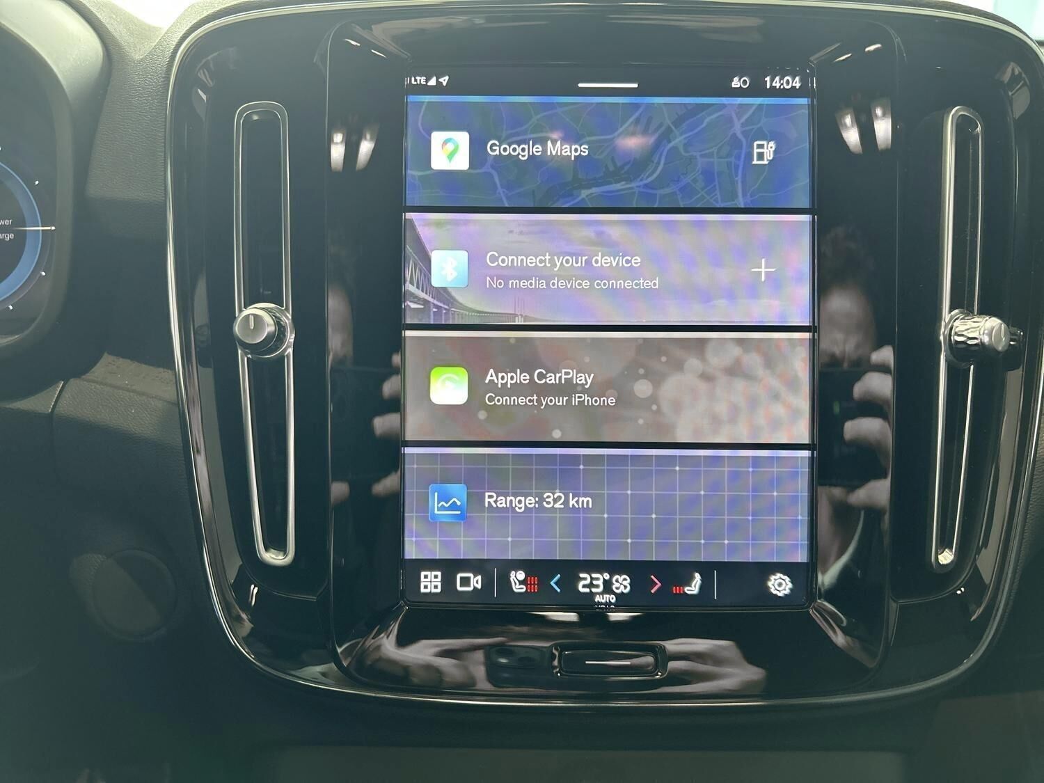 Hvid Volvo C40 fra 2024