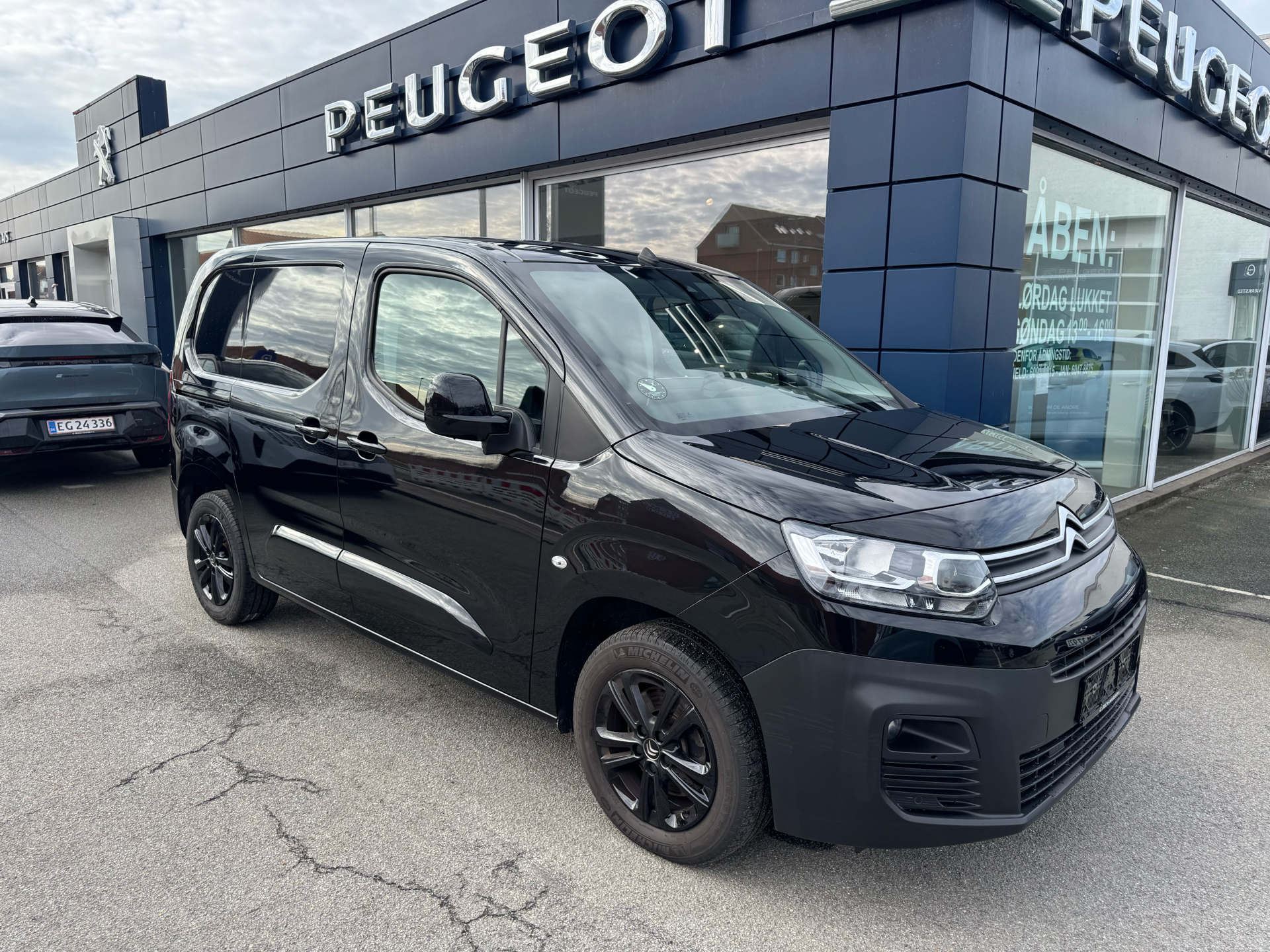 Sort Citroën Berlingo fra 2022
