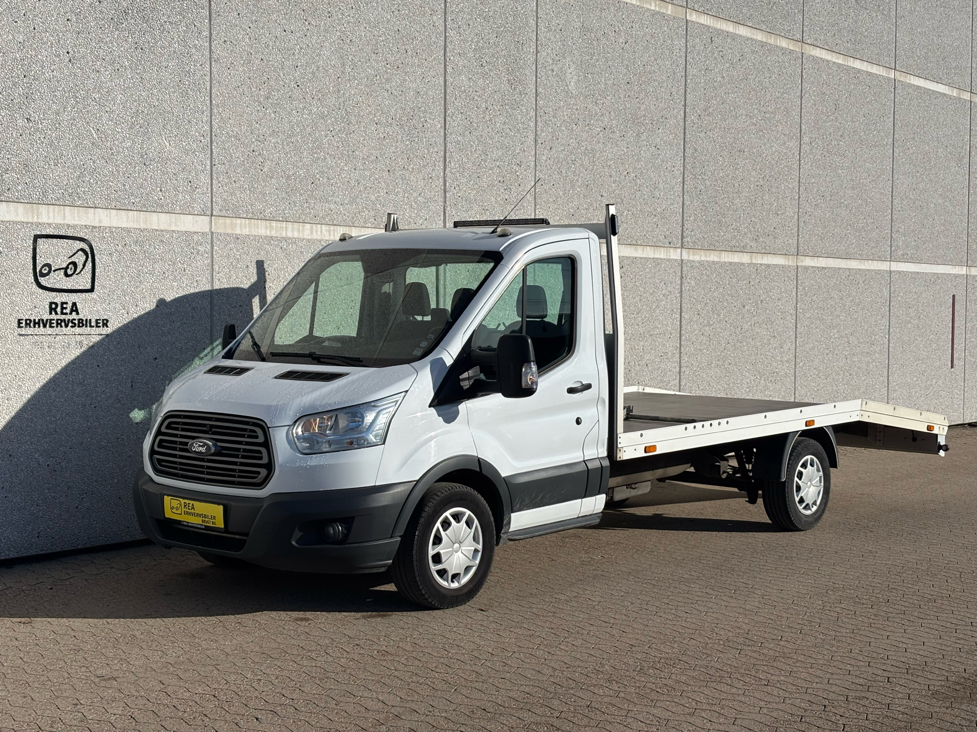 Hvid Ford Transit fra 2019