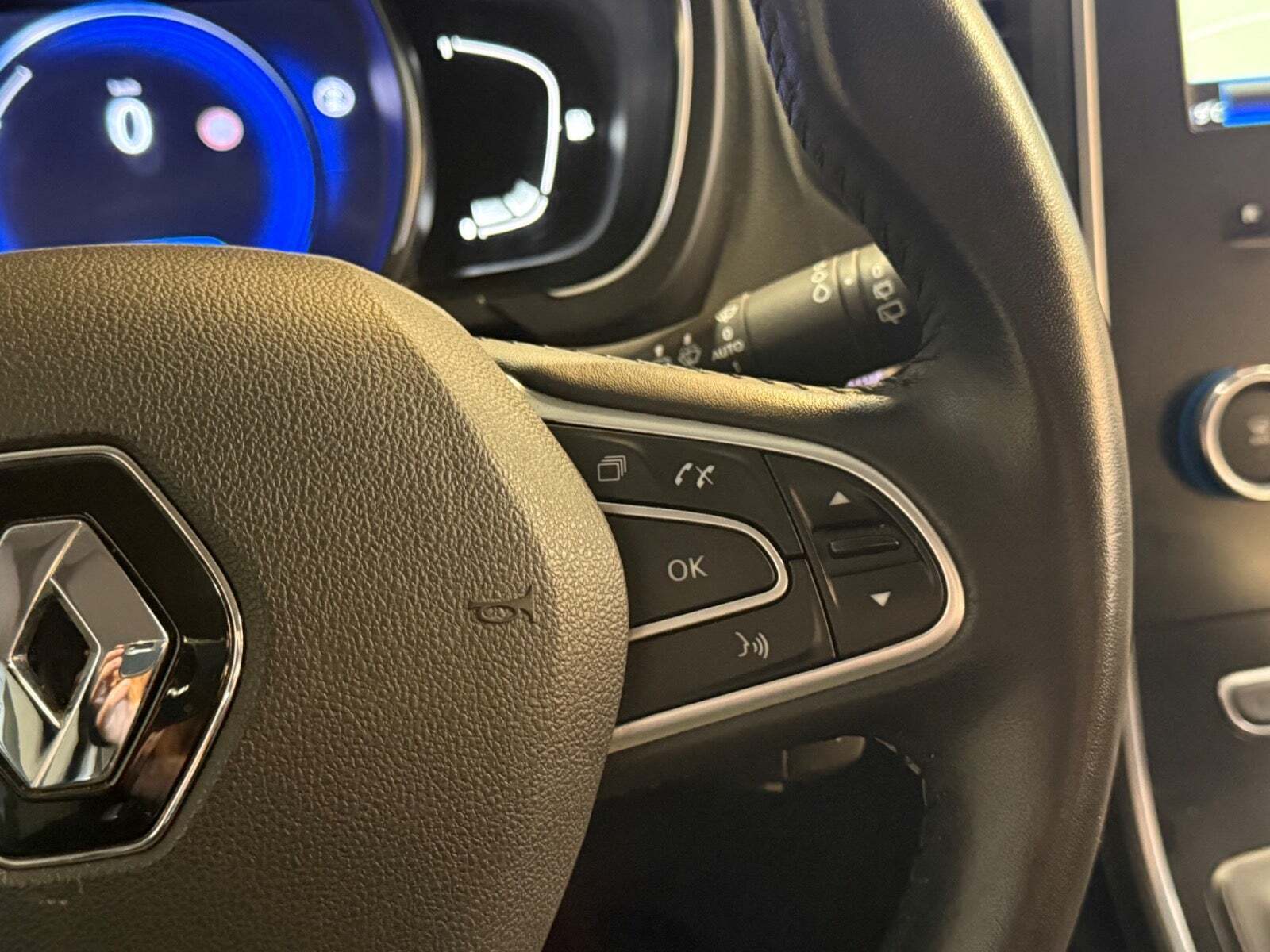 Blå Renault Grand Scenic IV fra 2018