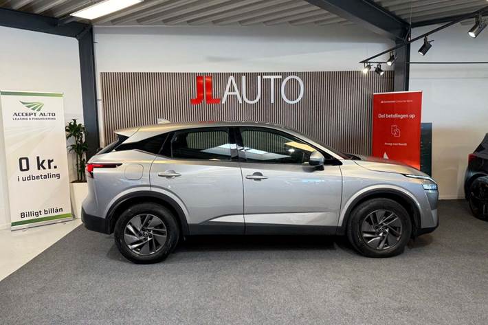 Grå Nissan Qashqai fra 2021