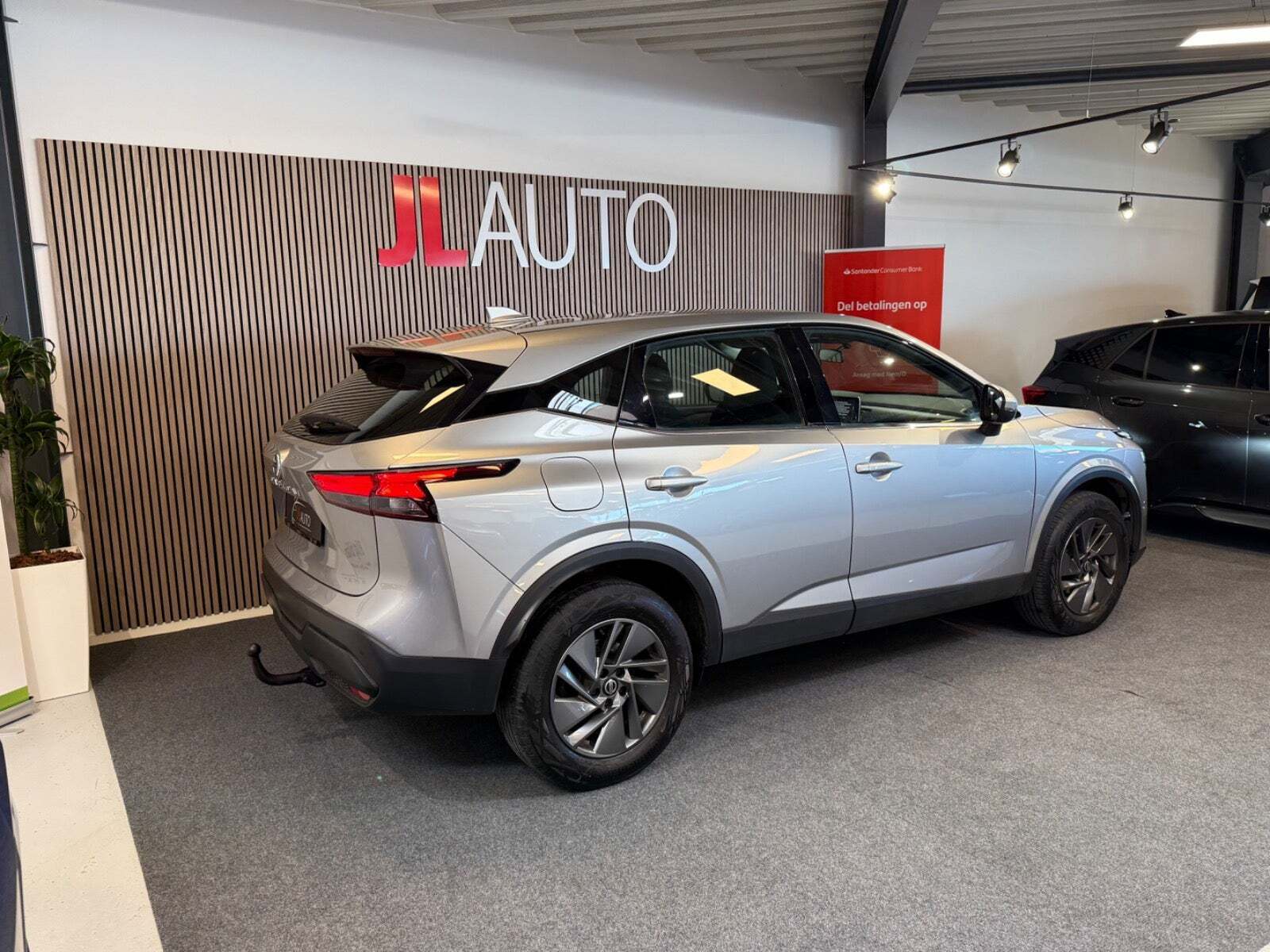 Grå Nissan Qashqai fra 2021