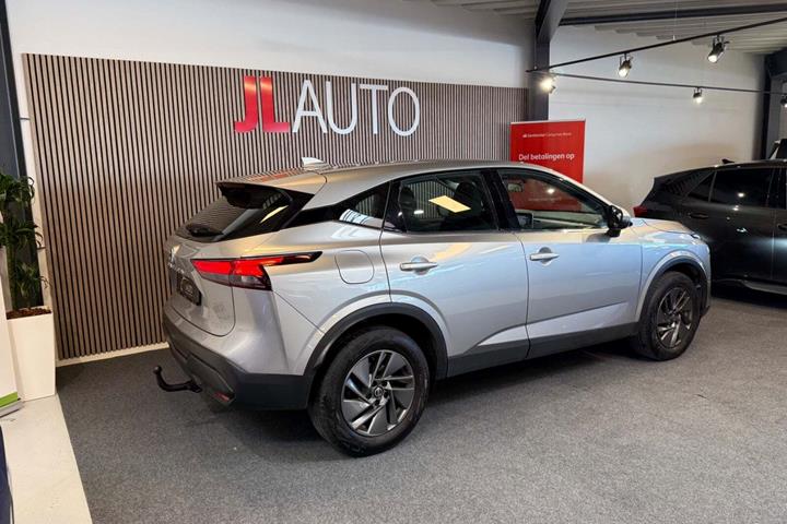 Grå Nissan Qashqai fra 2021