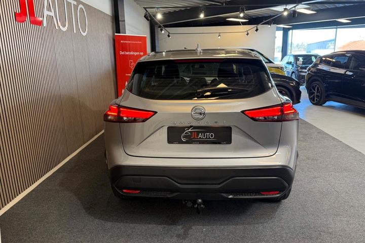 Grå Nissan Qashqai fra 2021