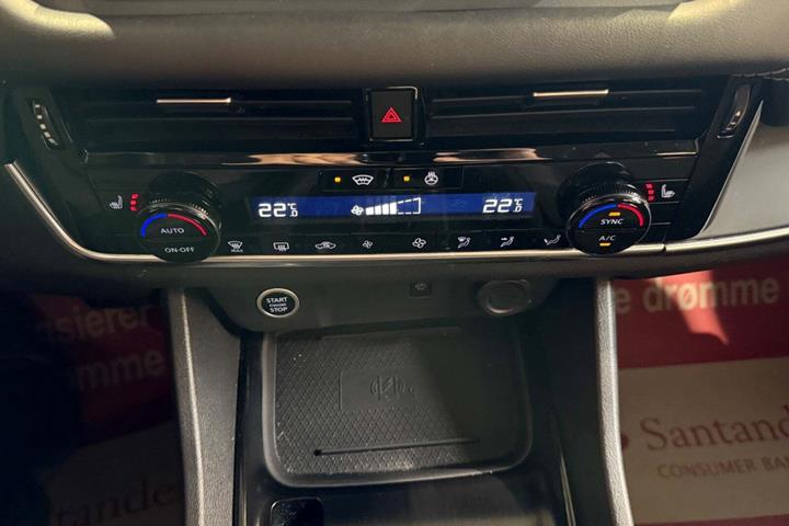 Grå Nissan Qashqai fra 2021