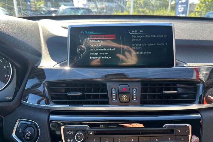 Grå BMW X1 fra 2015