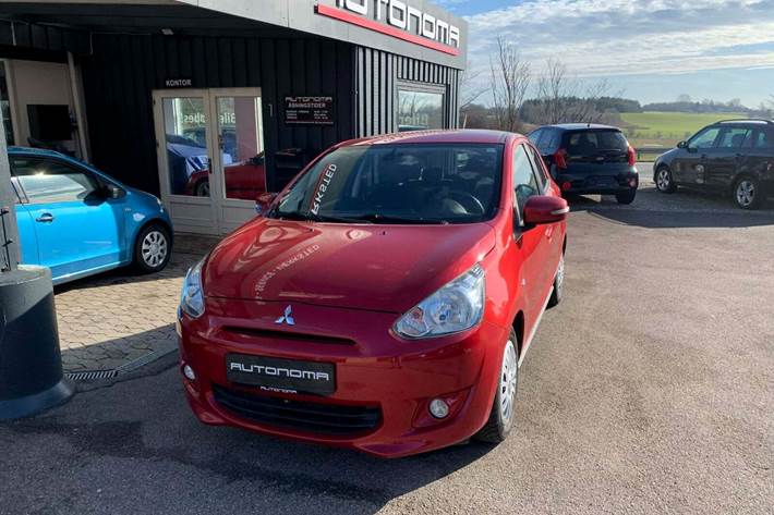 Grøn Mitsubishi Space Star fra 2015