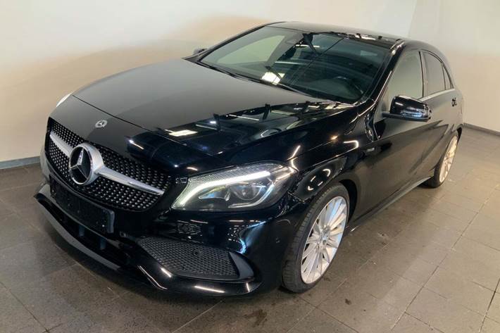 Sort Mercedes A200 d fra 2018 set udefra