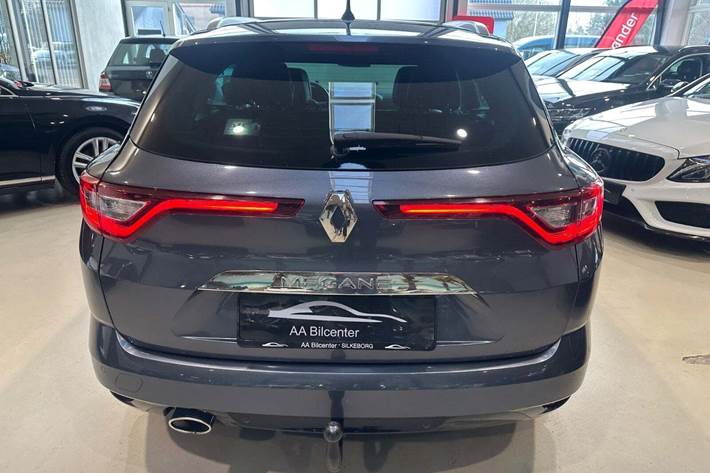 Grå Renault Megane IV fra 2018