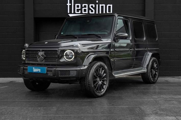 Sort Mercedes G500 fra 2022 set udefra