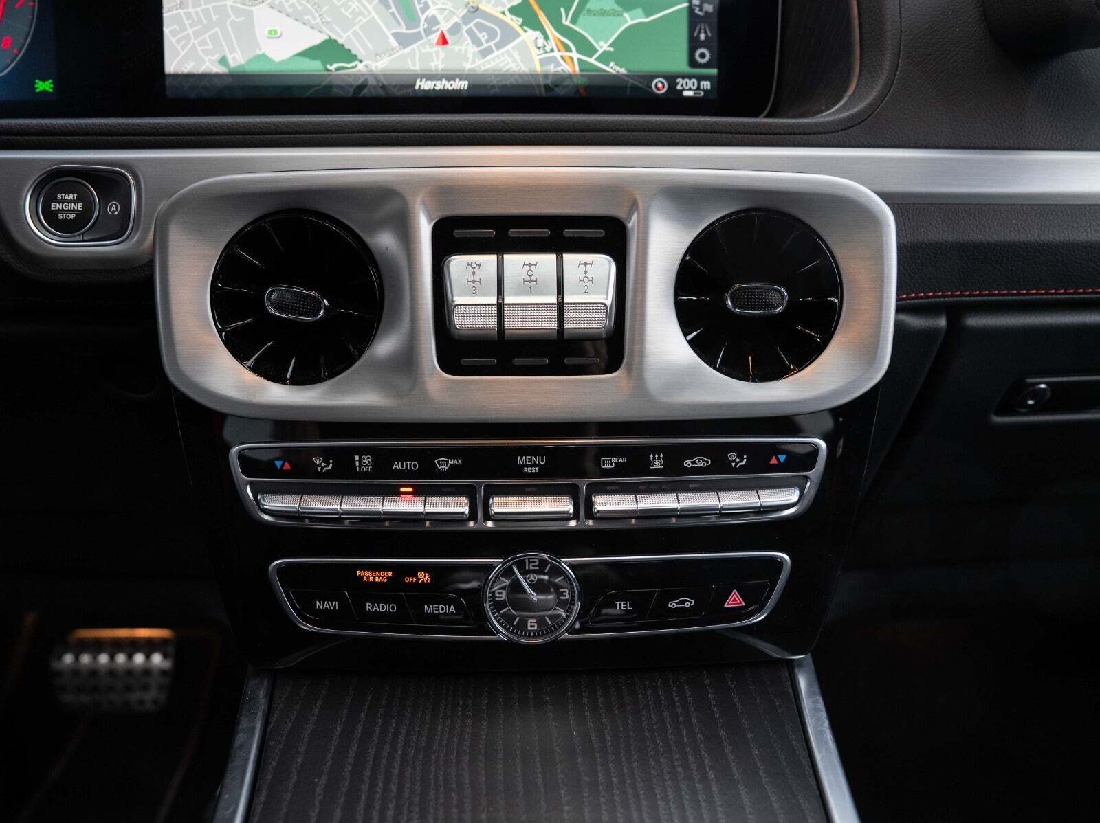 Sort Mercedes G500 fra 2022 set indefra