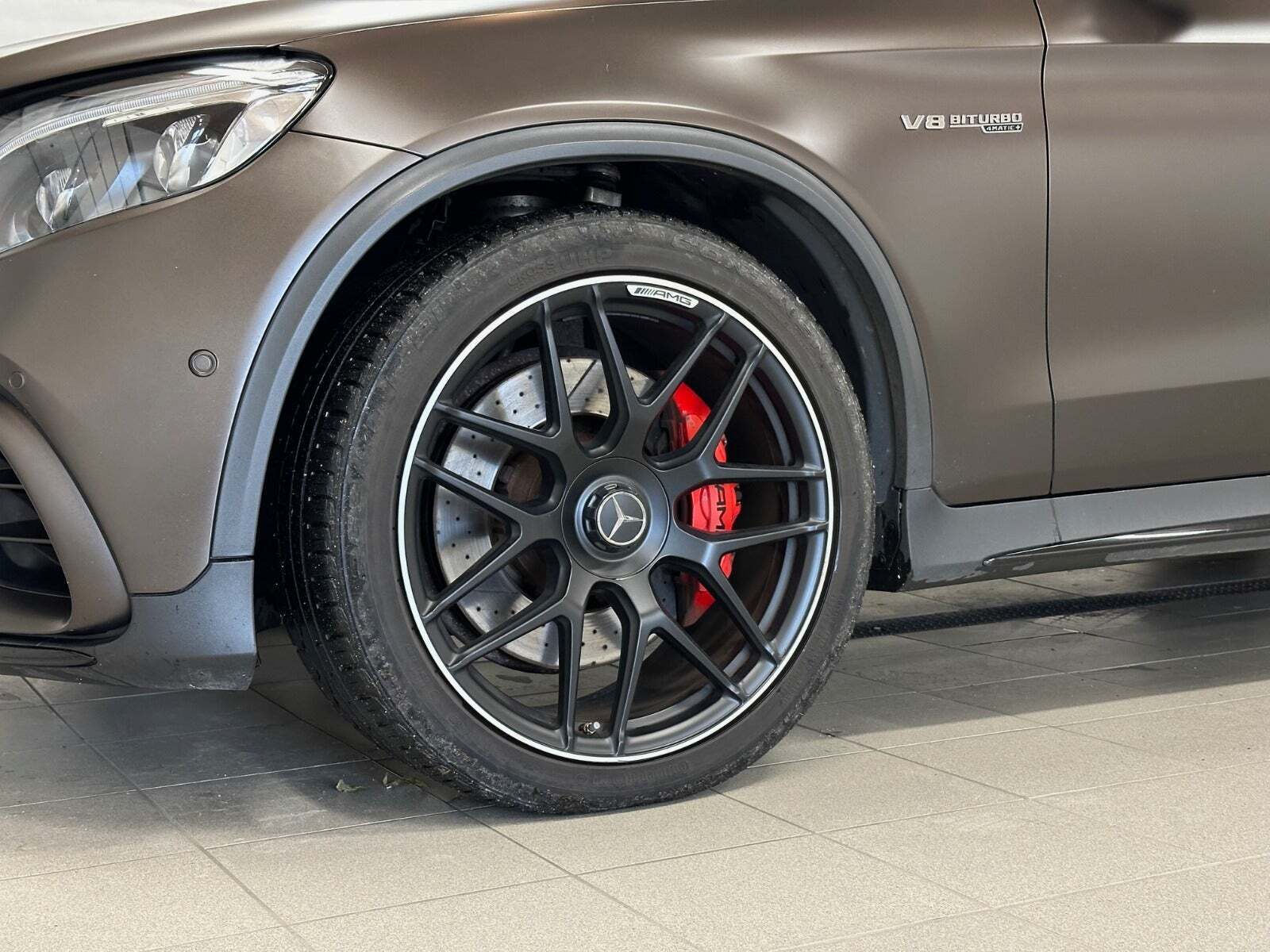 Brun Mercedes GLC63 fra 2017