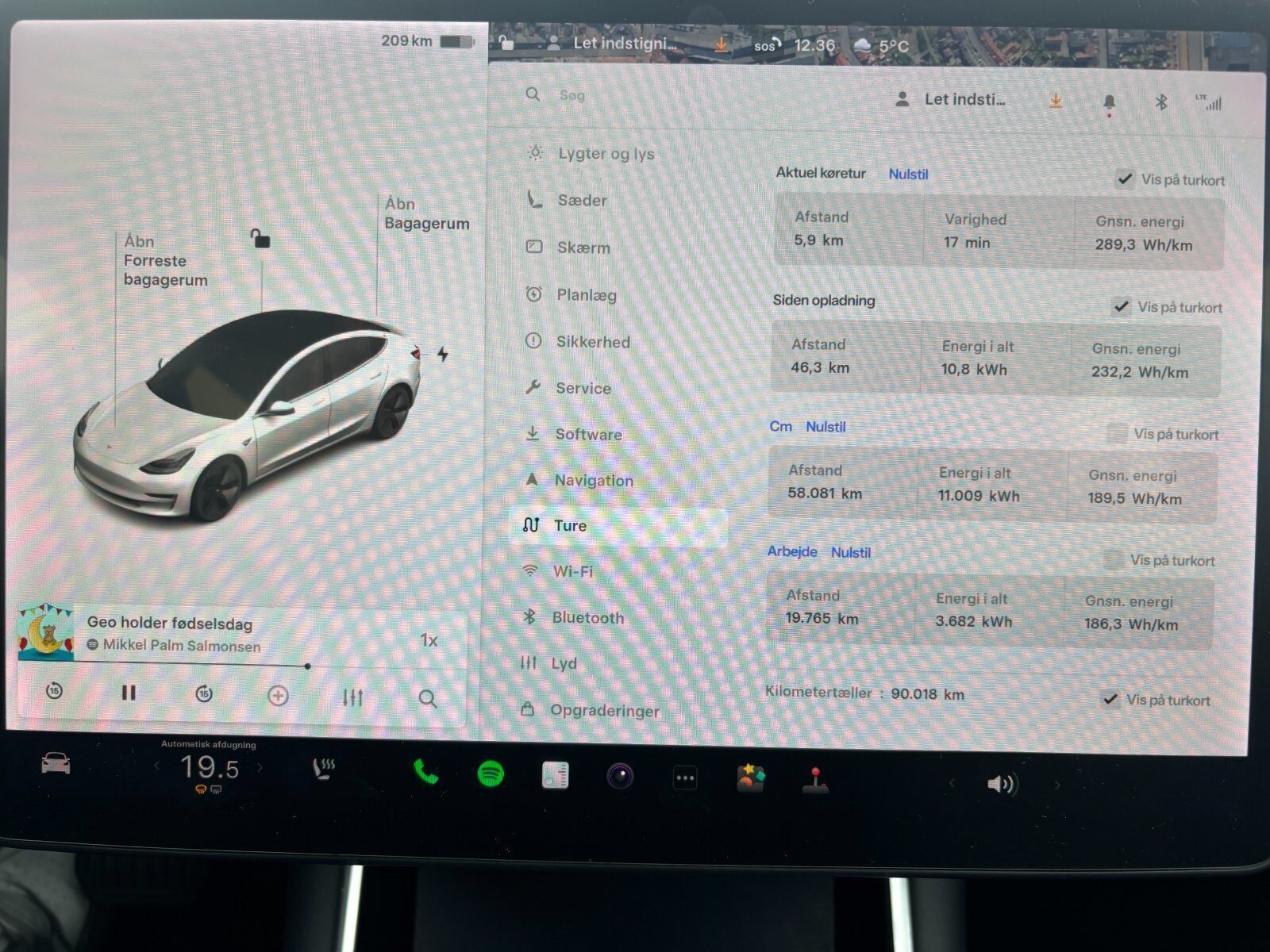 Hvid Tesla Model 3 fra 2020