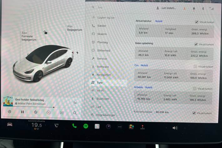 Hvid Tesla Model 3 fra 2020