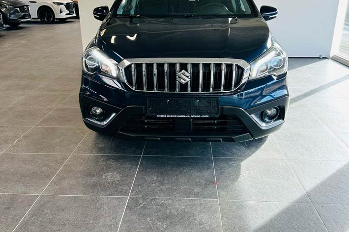 Blå Suzuki S-Cross fra 2018