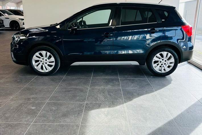 Blå Suzuki S-Cross fra 2018