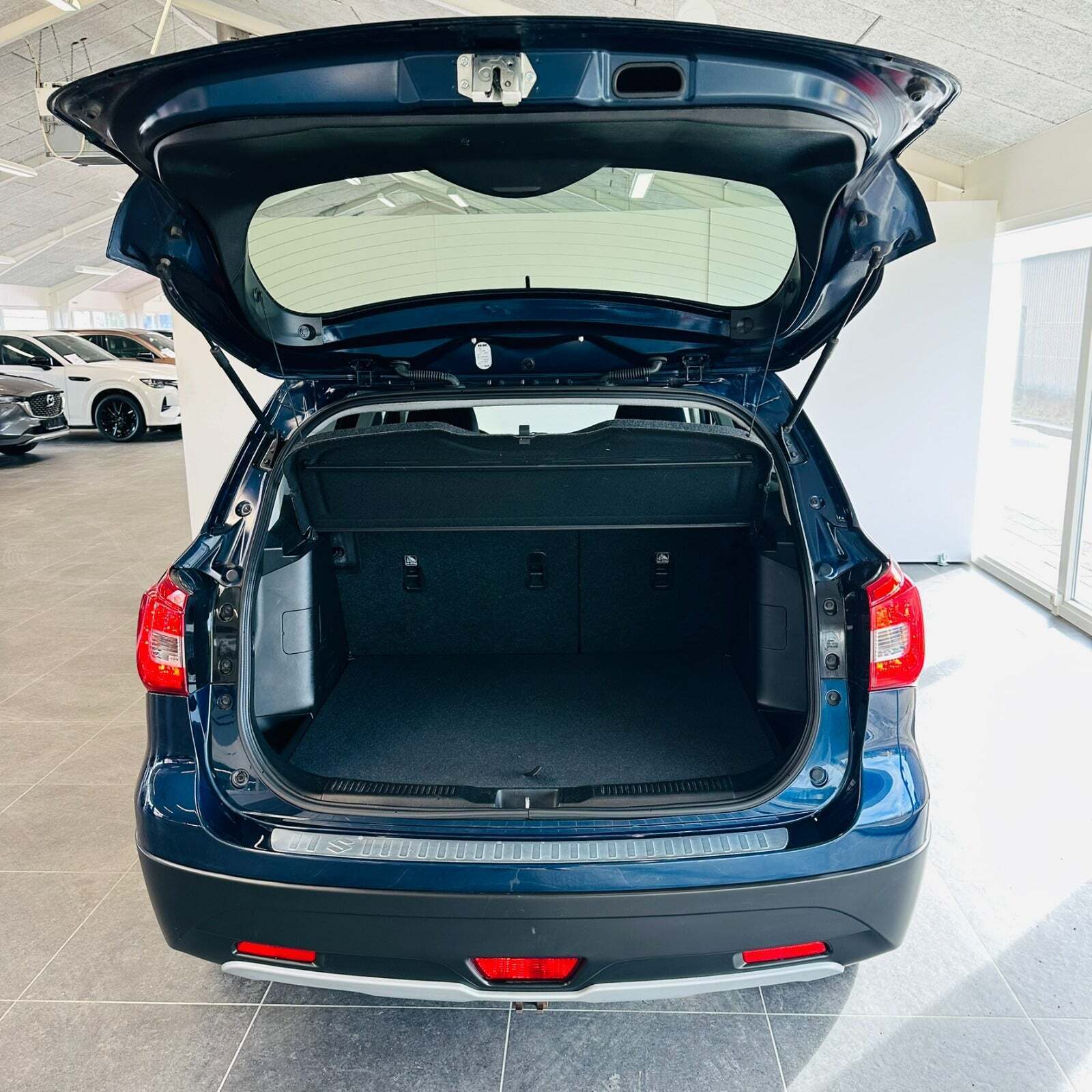 Blå Suzuki S-Cross fra 2018